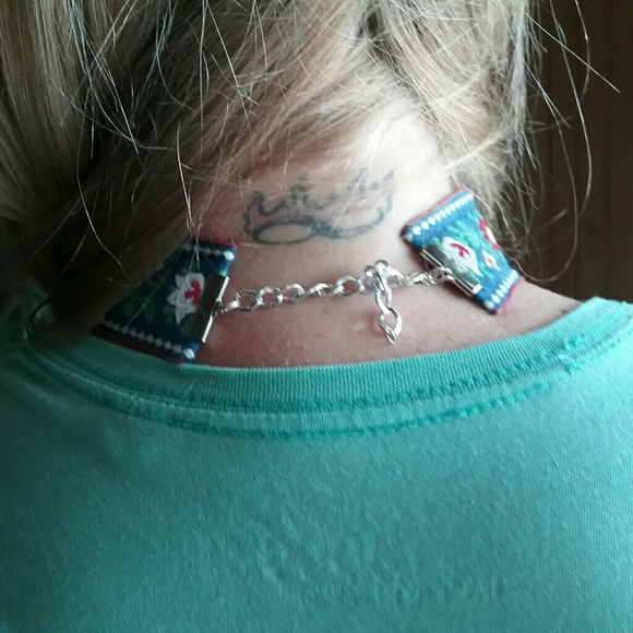 Flower Power Choker - Picture 6 of 7